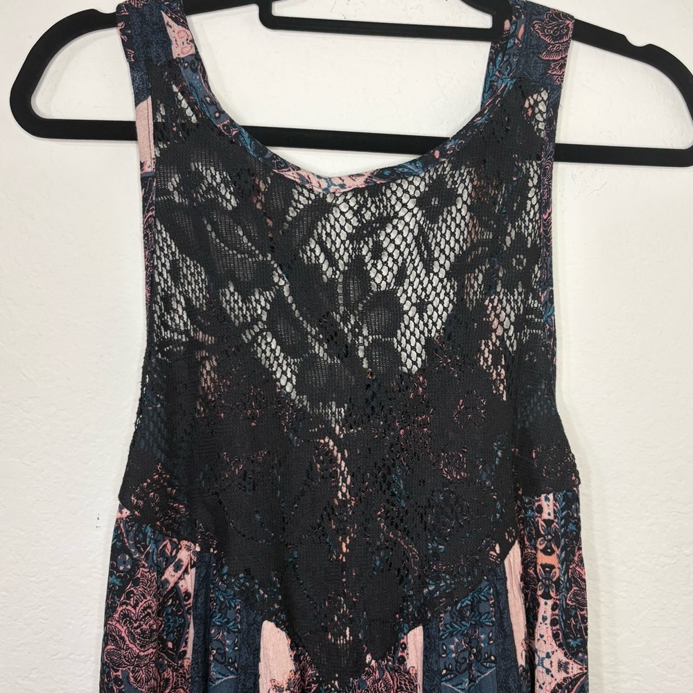 Free People Count Me In Trapeze Tunic Top black / pink combo paisley with lace - Picture 3 of 15